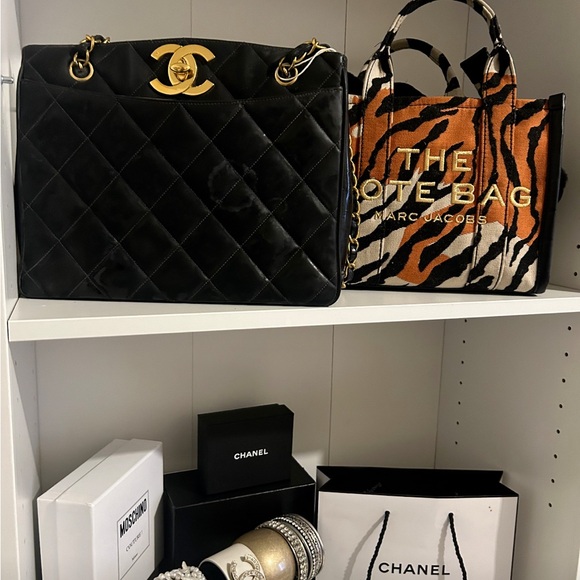 Chanel Black Quilted Tote Bag - Picture 1 of 13